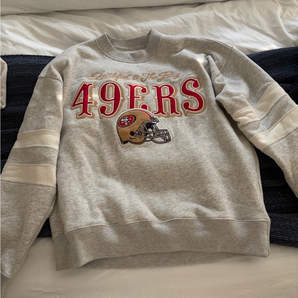 Abercrombie 49ers crewneck XS